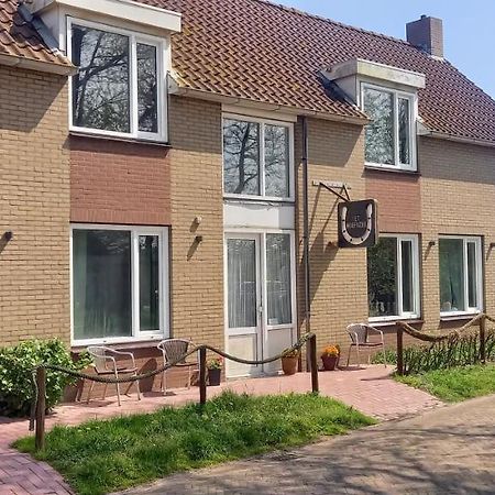 Pension Het Hoefijzer Buren  Exterior photo